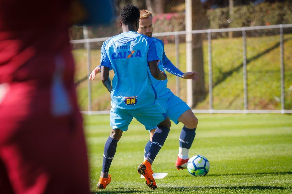 Imagens do ltimo treino do Cruzeiro antes do jogo contra o Cear, pelo Campeonato Brasileiro