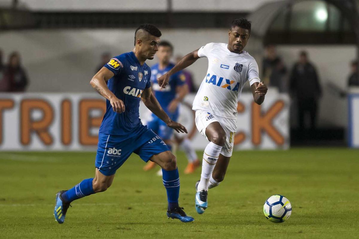 Fotos do jogo entre Santos e Cruzeiro, na Vila Belmiro, pelas quartas de final da Copa do Brasil