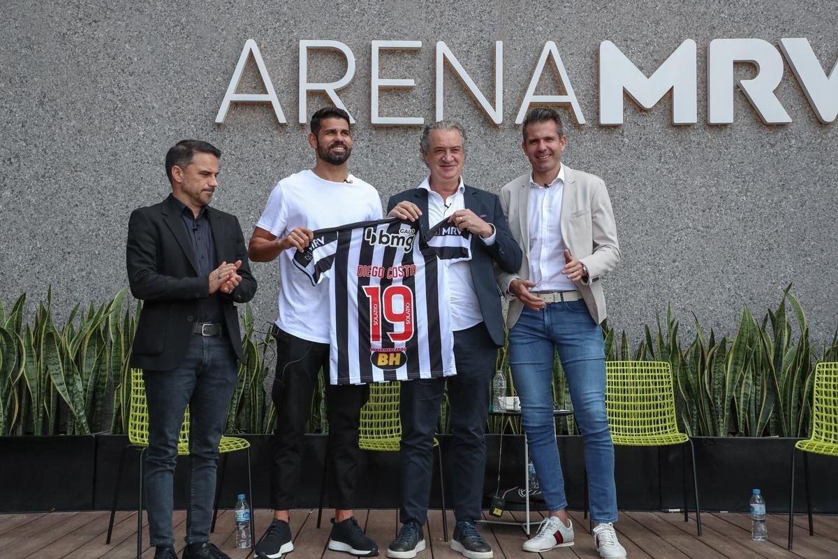 Na Arena MRV, Diego Costa  apresentado como novo reforo do Atltico