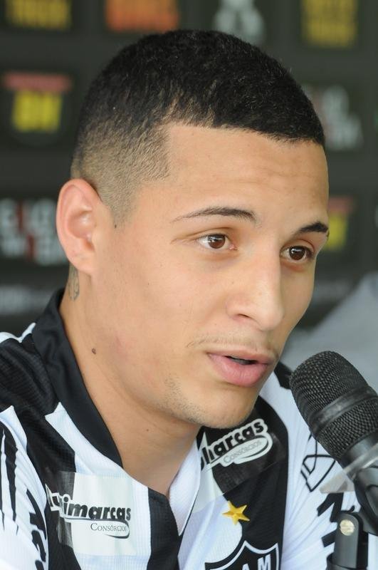 Fotos da apresentao do lateral-esquerdo Guilherme Arana ao Atltico, na Cidade do Galo. Jogador de 22 anos assinou contrato de emprstimo at meados de 2021