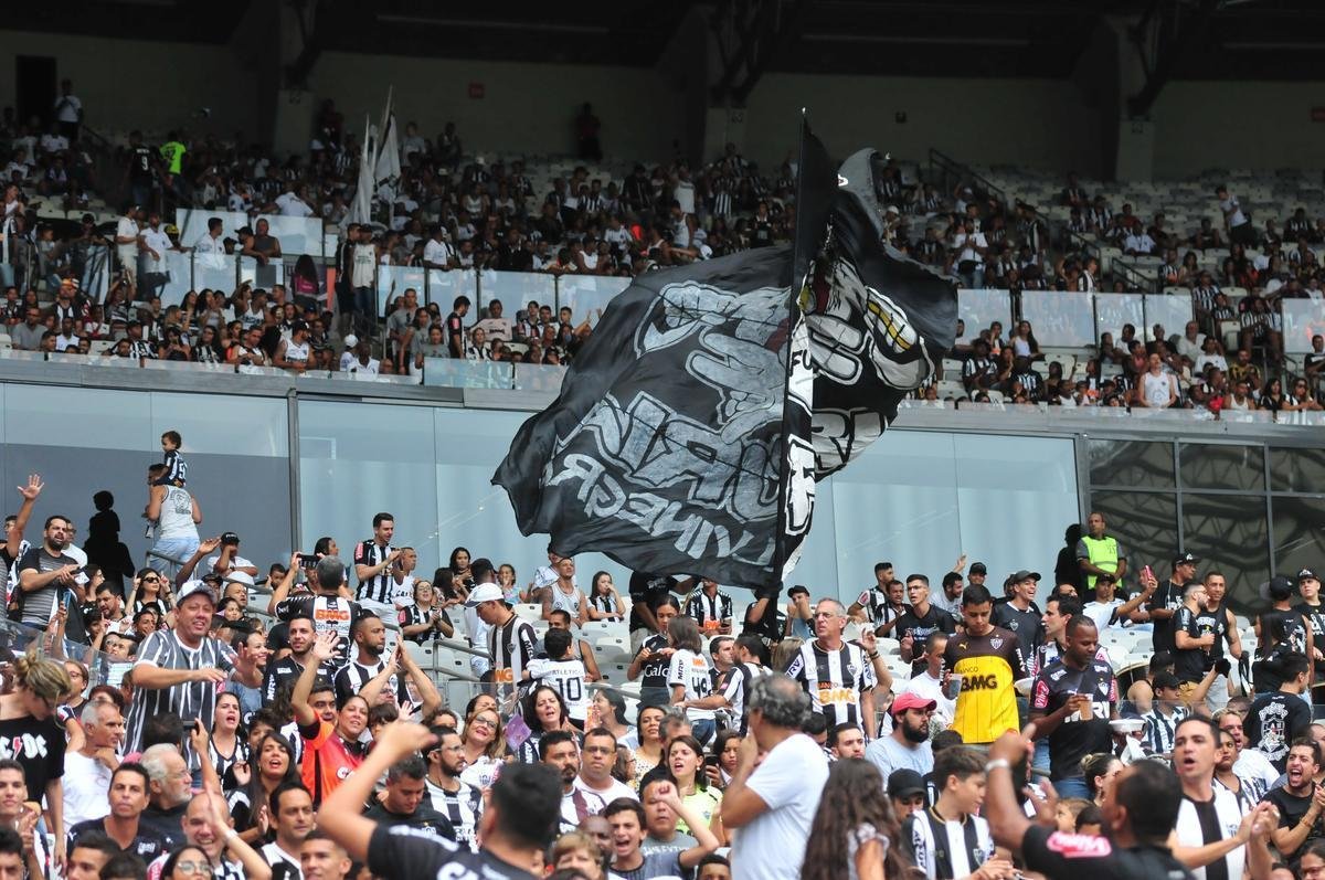 Fotos das torcidas de Atltico e Amrica no clssico deste domingo, no Mineiro, pela 10 rodada do Estadual