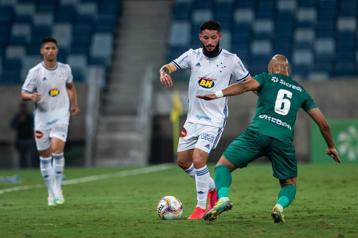 Fotos do duelo entre Cuiab e Cruzeiro, na Arena Pantanal, pela Srie B