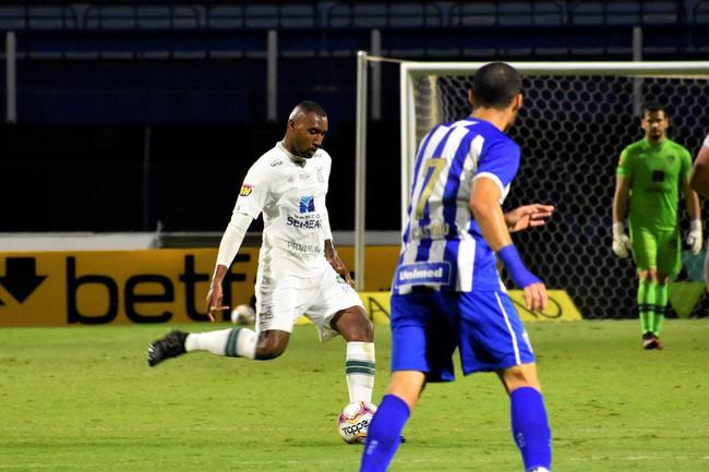 Arthur - emprestado ao Amrica at o fim do Campeonato Mineiro de 2021, o zagueiro de 21 anos foi utilizado em apenas um jogo pelo tcnico Lisca - derrota por 1 a 0 para o Ava, no estdio da Ressacada, em Florianpolis (SC), pela 19 rodada. No Cruzeiro, entrou em campo seis vezes em 2020 e balanou a rede em finalizao de cabea na vitria por 2 a 1 sobre o Uberlndia, no Mineiro, pelo estadual.