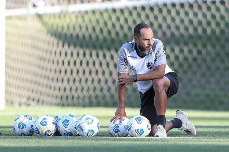 Fotos do primeiro treino de Diego Costa pelo Atlético