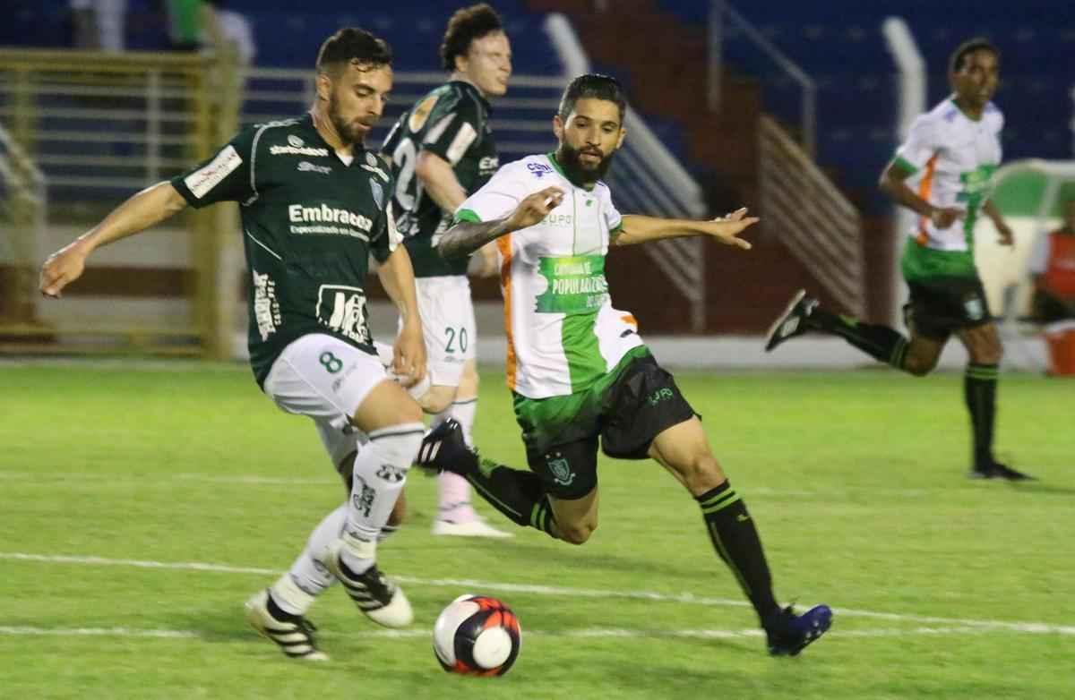 Fotos de Caldense x Amrica, jogo disputado em Poos de Caldas, pela terceira rodada do Campeonato Mineiro