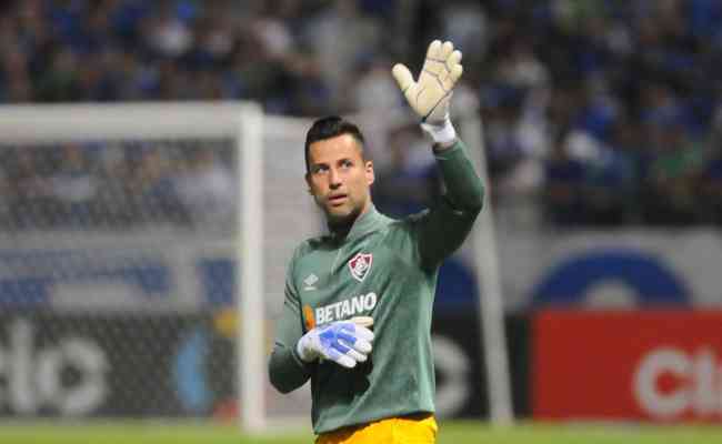 Fábio, do Fluminense, é o goleiro com mais defesas difíceis no Brasileirão