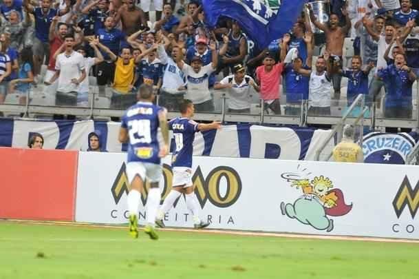 Arrascaeta marcou o gol do Cruzeiro aos 43 do primeiro tempo