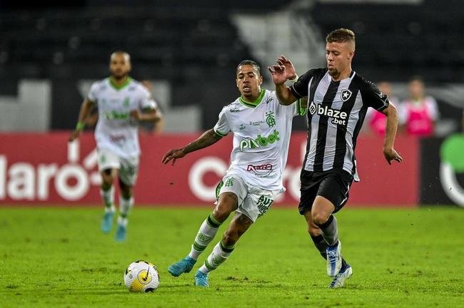 Fotos da partida entre Botafogo e Amrica, pelo duelo de volta das oitavas de final da Copa do Brasil. Jogo foi realizado nesta quinta-feira (14), no estdio Nilton Santos, na cidade do Rio de Janeiro.