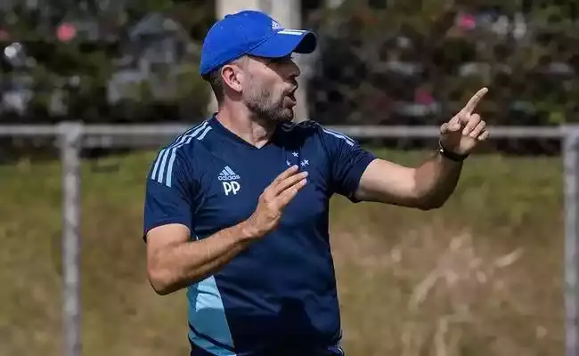Pezzolano deixou titulares de fora da lista de relacionados