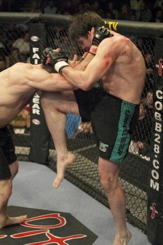 Imagens da final do The Ultimate Fighter 1, entre Forrest Griffin e Stephan Bonnar, vencida por Griffin