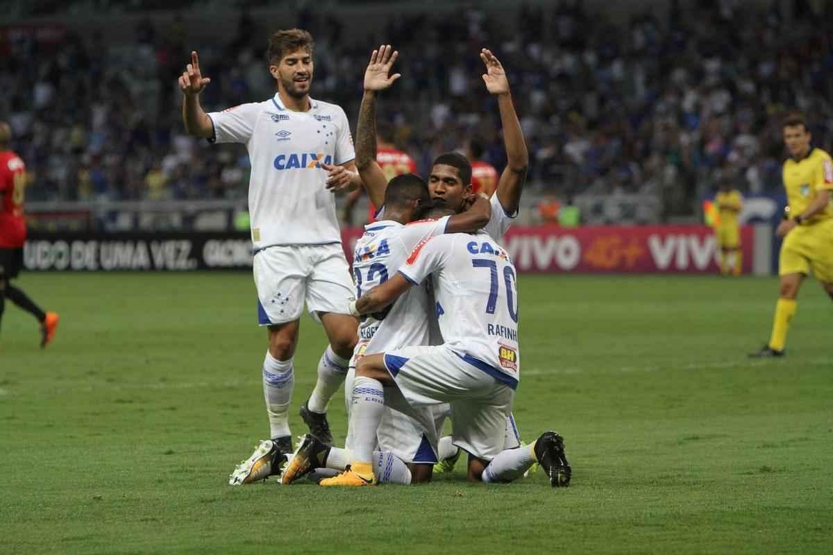 Imagens da partida entre Cruzeiro e Sport, duelo vlido pela 21 rodada da Srie A do Campeonato Brasileiro