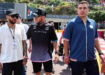 Jogador esteve presente no GP de Mônaco, neste domingo (28), e não participou da comemoração do título francês com o elenco do PSG.