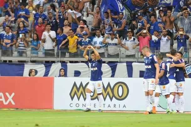 Arrascaeta marcou o gol do Cruzeiro aos 43 do primeiro tempo