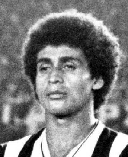 Jorge Valena - 333 jogos - Foi jogador do Atltico entre os anos de 1979 e 1987. Com a camisa do Galo, fez 333 jogos e marcou 13 gols