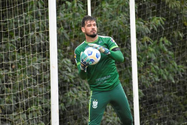 Imagens do treino do América em Criciúma, para duelo pela Copa do Brasil