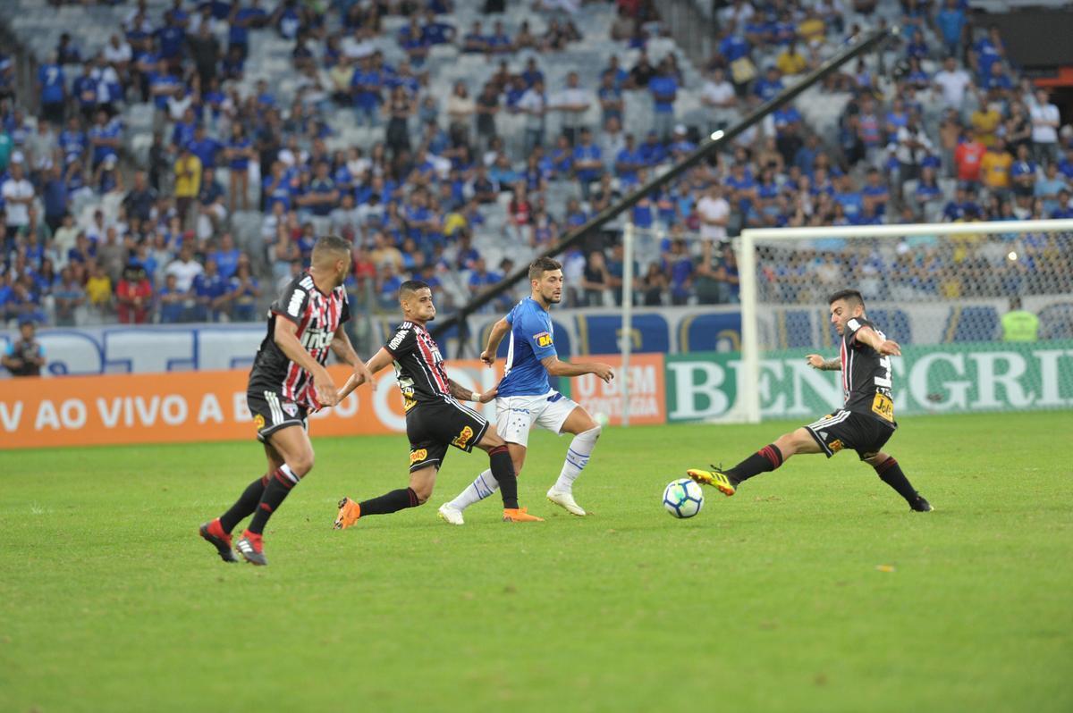 Fotos do jogo entre Cruzeiro e So Paulo