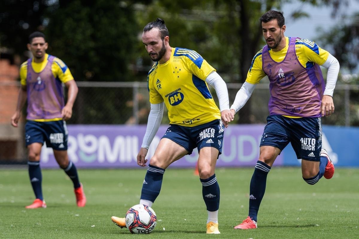 Treino do Cruzeiro nesta segunda-feira, na Toca da Raposa 2, em Belo Horizonte.