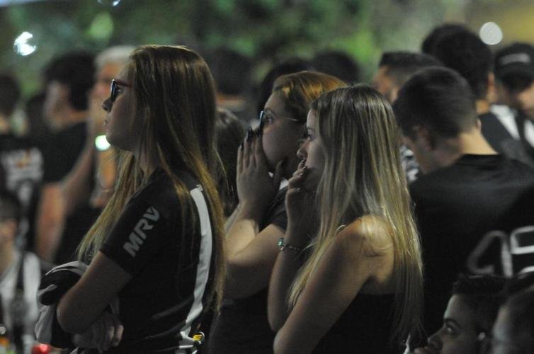 Torcedores do Atltico acompanham a partida contra o Palmeiras em alguns bares de Belo Horizonte