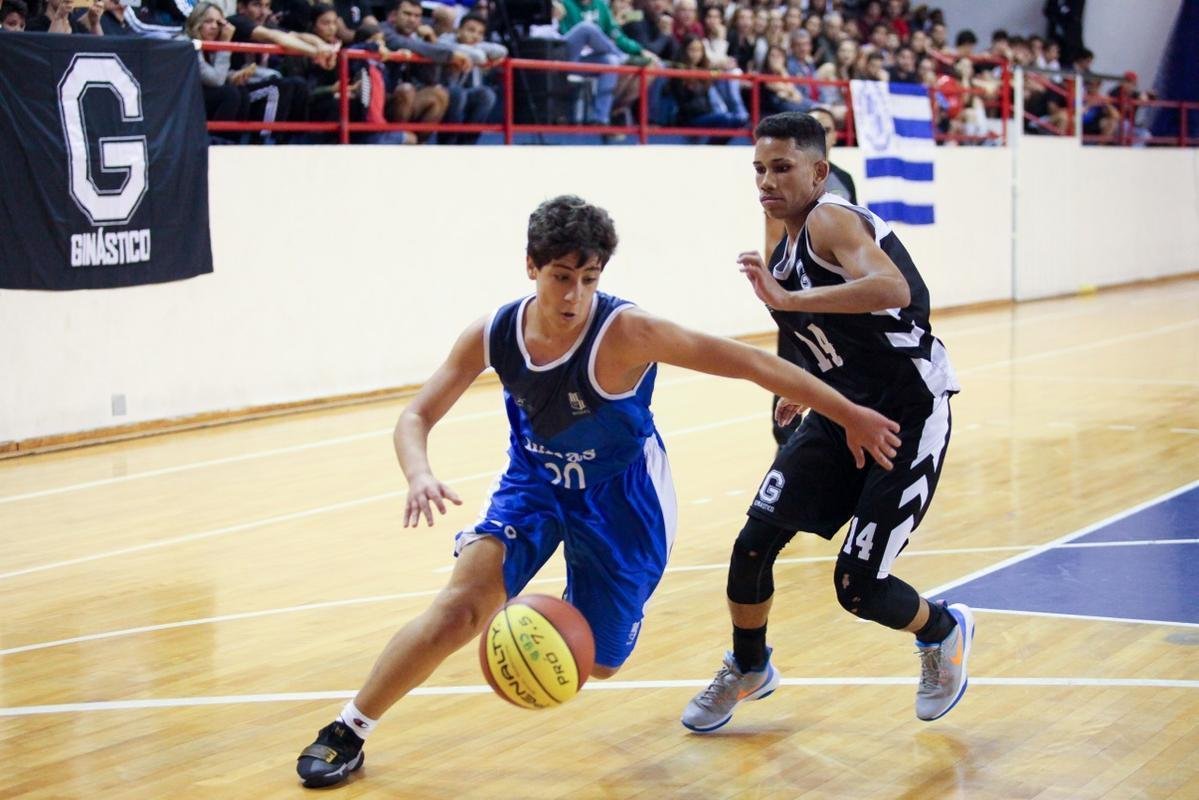 Fotos da deciso do Brasileiro Sub-14 de Basquete, entre Minas e Ginstico, no Olympico Club