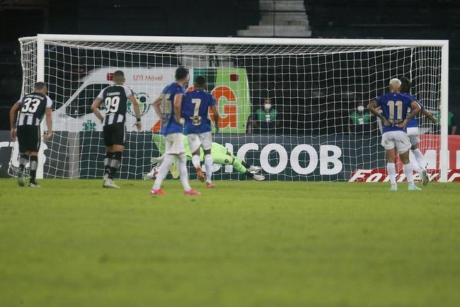 No Engenho, Botafogo e Cruzeiro empatam por 3 a 3, em duelo pela 11 rodada da Srie B