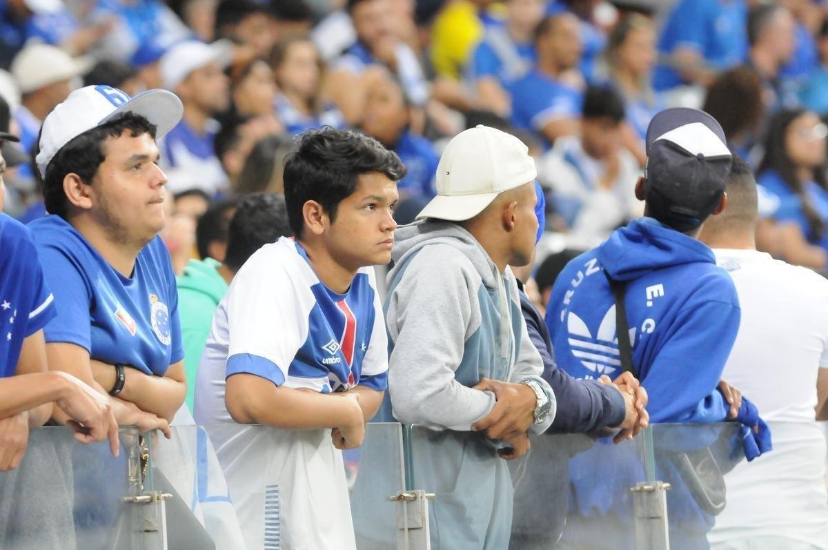 Fotos da torcida cruzeirense, no Mineiro, na partida contra o Internacional pela semifinal da Copa do Brasil