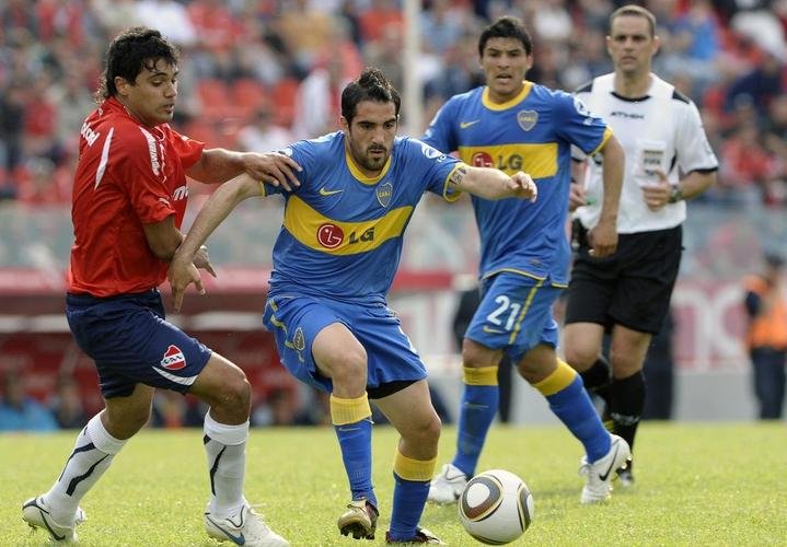 O meia Damián Escudero vestiu a camisa do Boca Juniors na temporada 2010/2011. Em 2012, o jogador foi contratado pelo Galo, quando fez quatro gols em 40 partidas.
