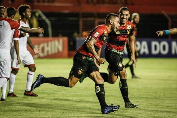 No segundo tempo, o Sport ainda ampliou o placar com Jean Patrick. Porém, com a expulsão do capitão Sander, o Imperatriz tomou a iniciativa do jogo e chegou ao empate com dois gols de Cesinha.