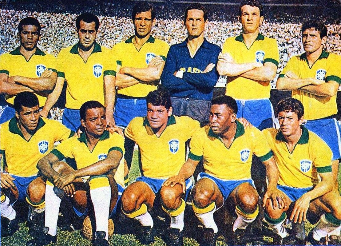 1966 - Em 1966, ano que marcou o impedimento do tricampeonato consecutivo, o Brasil voltou a manter o padro. Tambm no h registros do uniforme reserva daquele ano