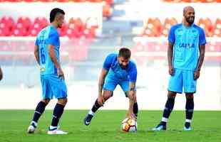 Fotos do treino do Cruzeiro no estdio Libertadores de Amrica, casa do Independiente, em Avellaneda. Time celeste fechou preparao para o jogo contra o Racing, s 21h30 desta tera-feira, no El Cilindro, pela primeira rodada do Grupo 5 da Copa Libertadores (Ramon Lisboa/EM D.A Press)