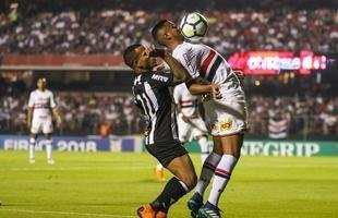 Atl�tico saiu atr�s, conseguiu virada com R�ger Guedes e Ricardo Oliveira, mas cedeu empate no Morumbi