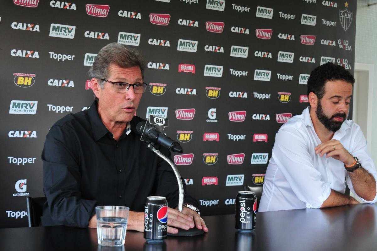 O tcnico Oswaldo de Oliveira foi apresentado na tarde desta tera-feira e, em seguida, comandou treino na Cidade do Galo