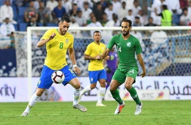 Seleções se enfrentaram em amistoso na cidade de Riad, capital da Arábia Saudita, no estádio King Saud