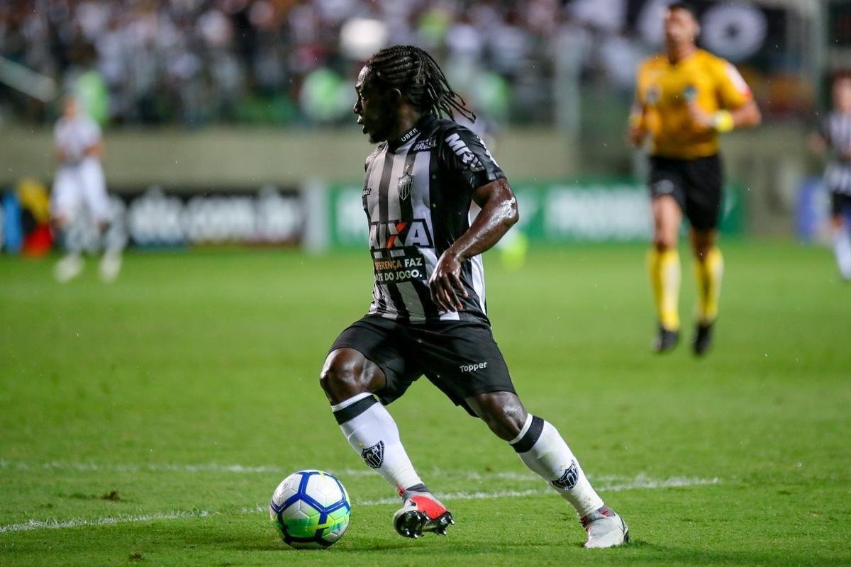 SEGUE NO CLUBE: Yimmi Char - Contratao mais cara da histria do Atltico, Yimmi Char custou aos cofres alvinegros 6 milhes de dlares (cerca de R$ 23,75 milhes, na cotao de 9 de junho, quando o acordo com o Junior-COL foi oficializado). Virou titular assim que chegou. Em 21 jogos (todos como titular), fez um gol e deu sete assistncias.