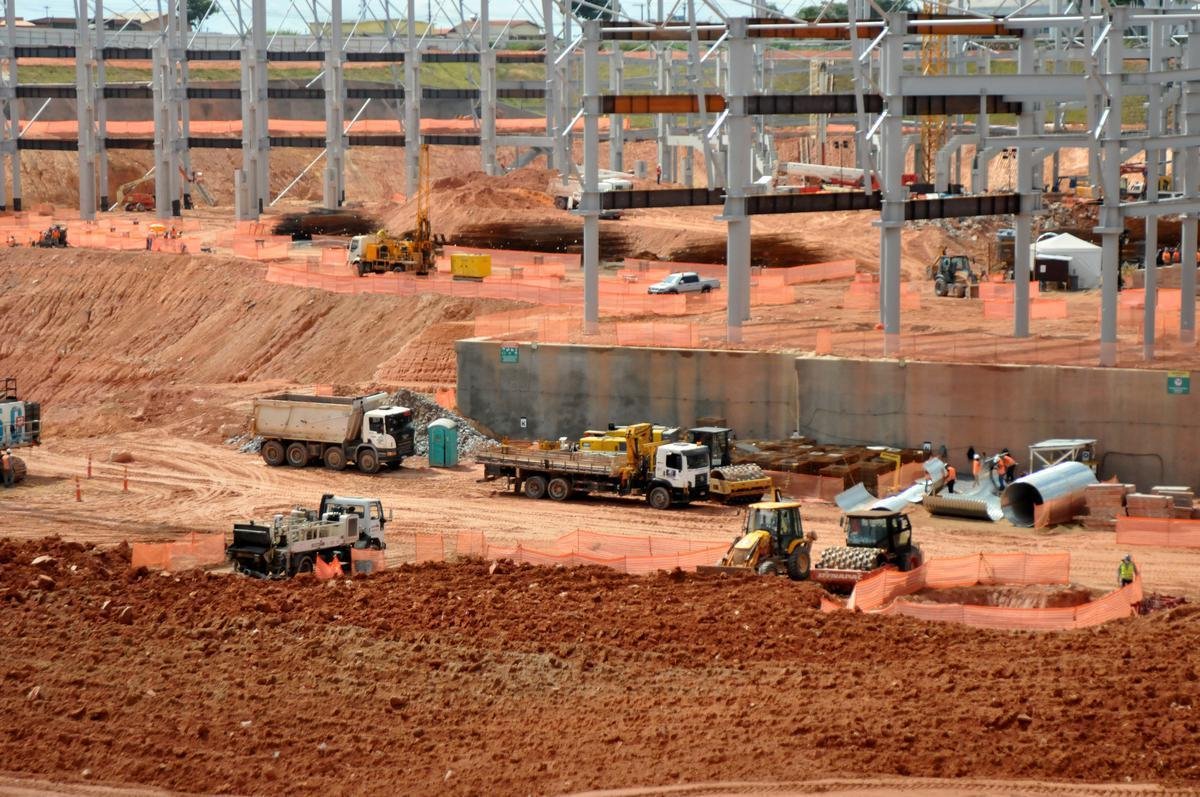 Arena MRV completa um ano de obras neste 20 de abril de 2021. Veja como est o andamento da construo do estdio do Atltico, que tem previso de ficar pronto em outubro de 2022. Sero 46 mil lugares, 2.333 vagas de estacionamento, 40 bares e 80 camarotes. O empreendimento fica no bairro Califrnia, em Belo Horizonte. (Fotos de Gladyston Rodrigues/EM/D. A Press)
