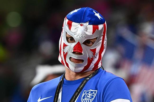 Fotos dos torcedores de Estados Unidos e Pas de Gales durante jogo pelo Grupo B da Copa do Mundo
