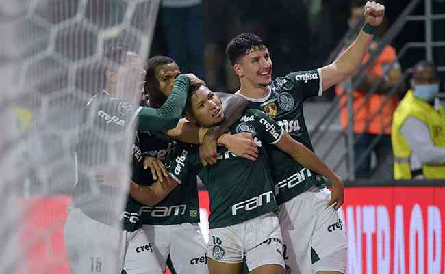 O Palmeiras goleou o Cerro Porteño por 5 a 0 nesta quarta-feira (6)