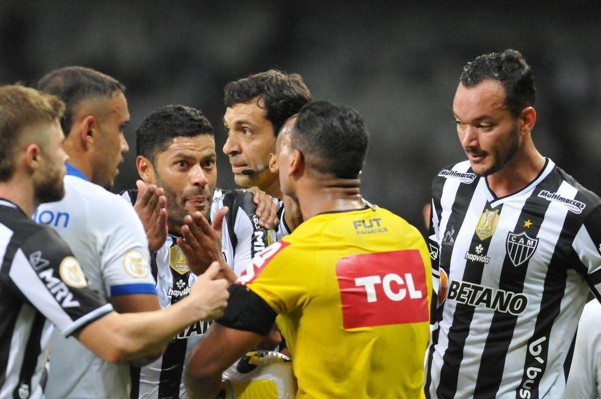 Fotos do jogo entre Atltico e Ava, pelo Campeonato Brasileiro