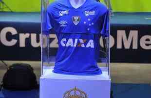 Com lanamento de uniforme e aes voltadas para o Dia Internacional da Mulher, Cruzeiro movimentou esplanada do Mineiro antes de jogo contra a URT (crdito: Juarez Rodrigues/EM D.A Press)