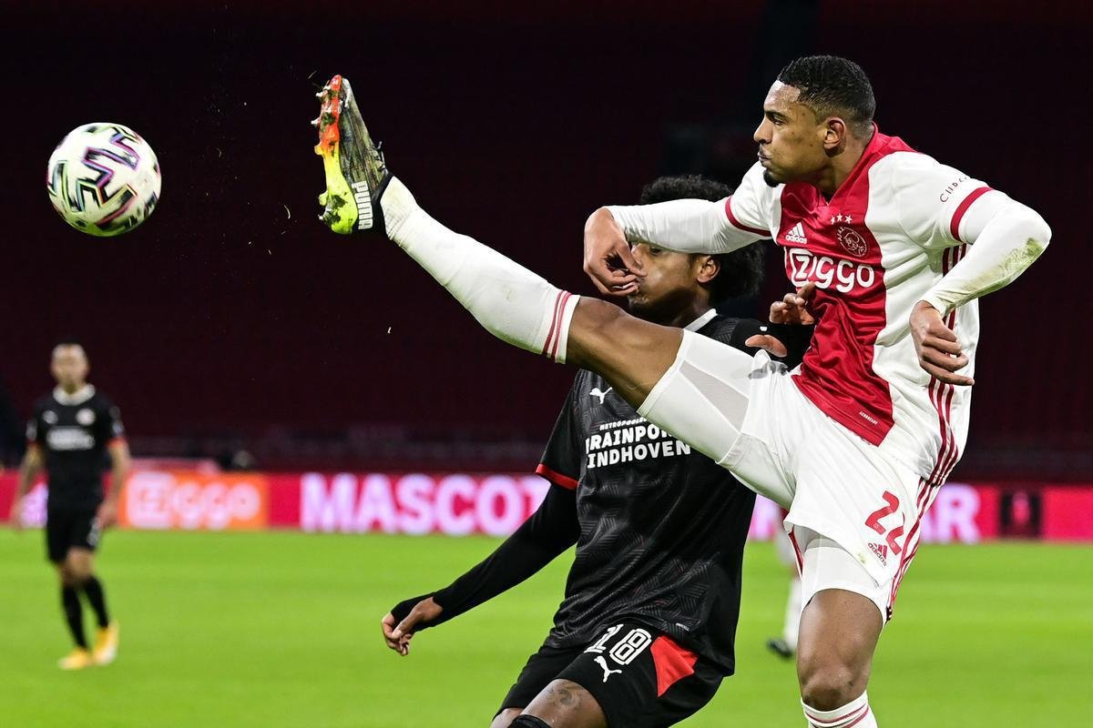 #3 Sébastien Haller, do West Ham-ING para o Ajax-HOL. O atacante foi vendido por 22,5 milhões de euros.