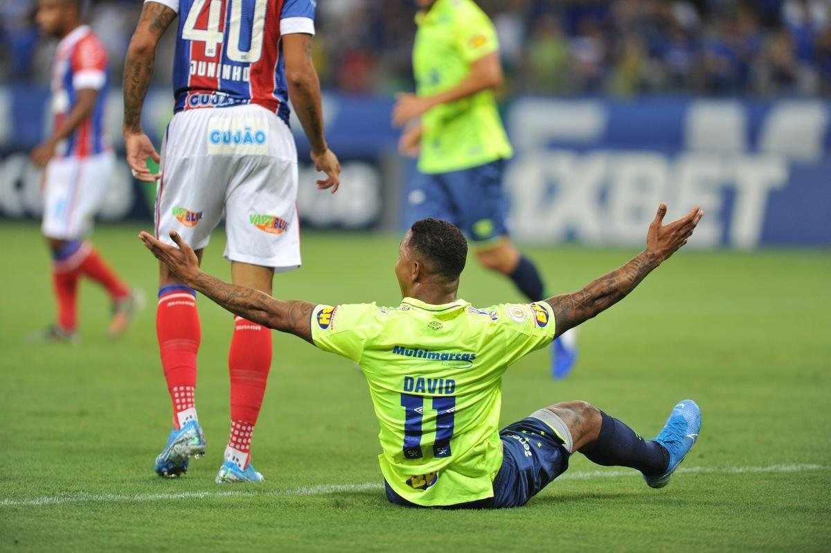 Cruzeiro estreou terceiro uniforme, o ltimo produzido pela Umbro