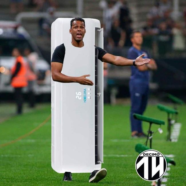 Redes sociais contaram com vários memes após a derrota do Corinthians para o Argentino Juniors