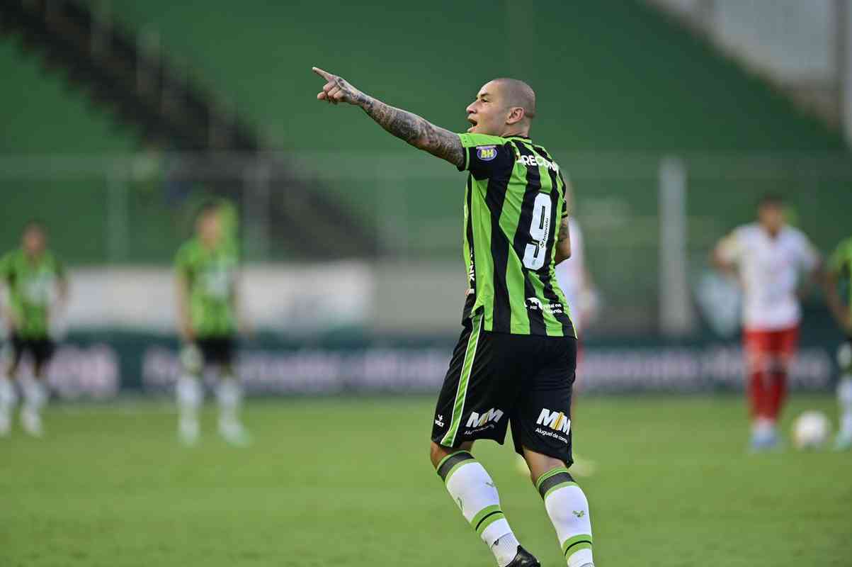 LANCE! Rápido: A festa da torcida em Montevidéu, líder em campo pelo  Brasileirão e mais! - 20.nov - Edição 15h - Vídeo Dailymotion