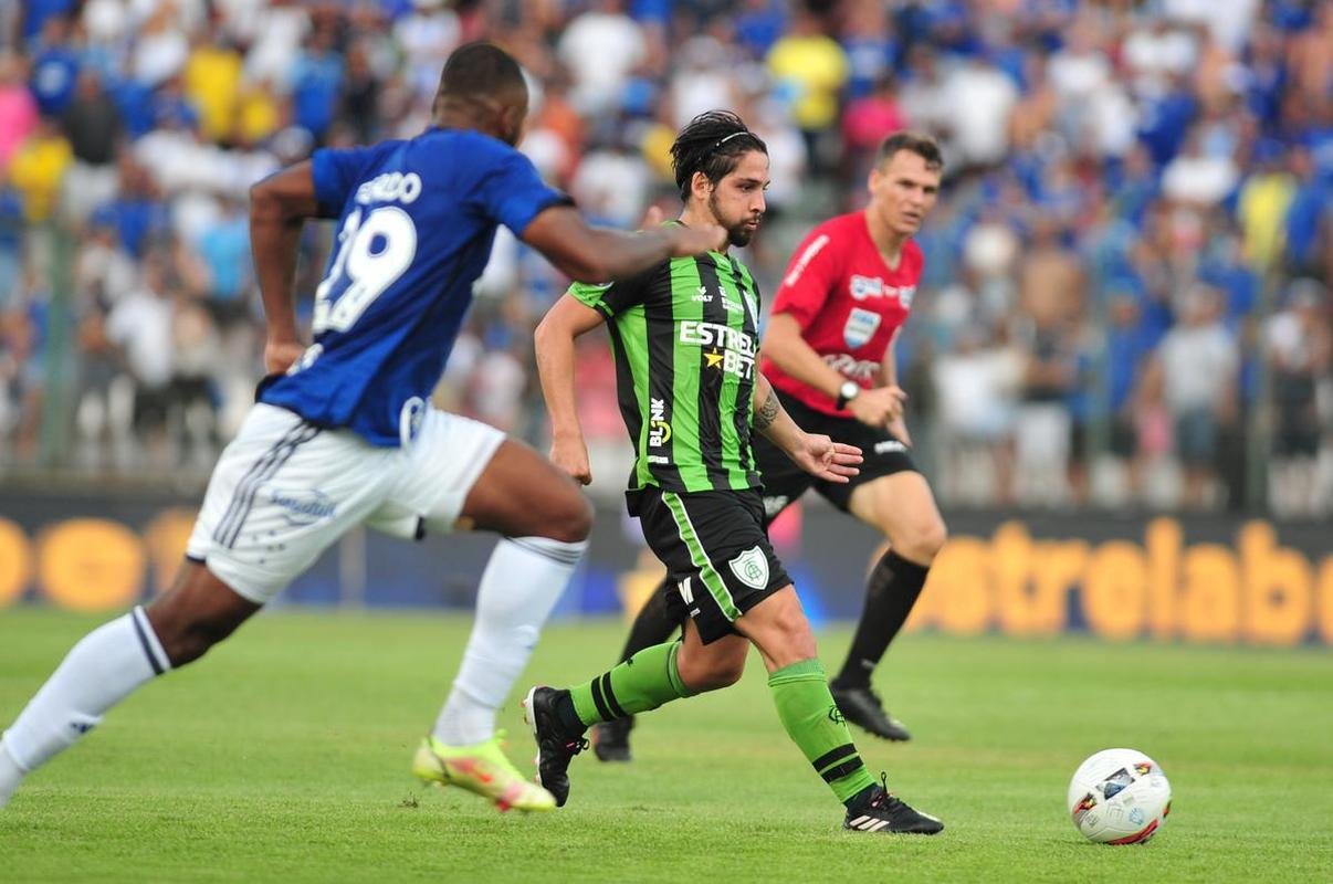 Cruzeiro e Amrica se enfrentaram na Arena do Jacar, em Sete Lagoas, pelo jogo de ida da semifinal do Campeonato Mineiro