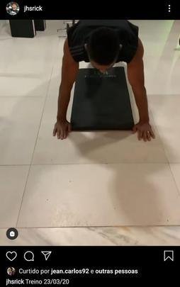 O experiente Jorge Henrique optou por fazer vídeo mostrando exercícios em sua conta no Instagram