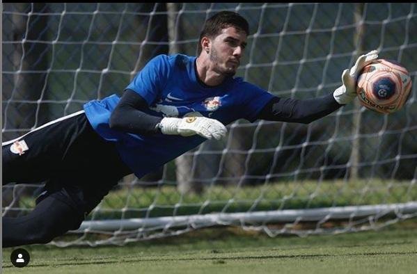 Cleiton - O goleiro foi vendido ao Bragantino por cerca de R$ 24 milhes. Ele chegou ao novo clube logo depois de defender a Seleo Brasileira no Pr-Olmpico. No clube paulista, ele ainda  reserva de Jlio Csar.