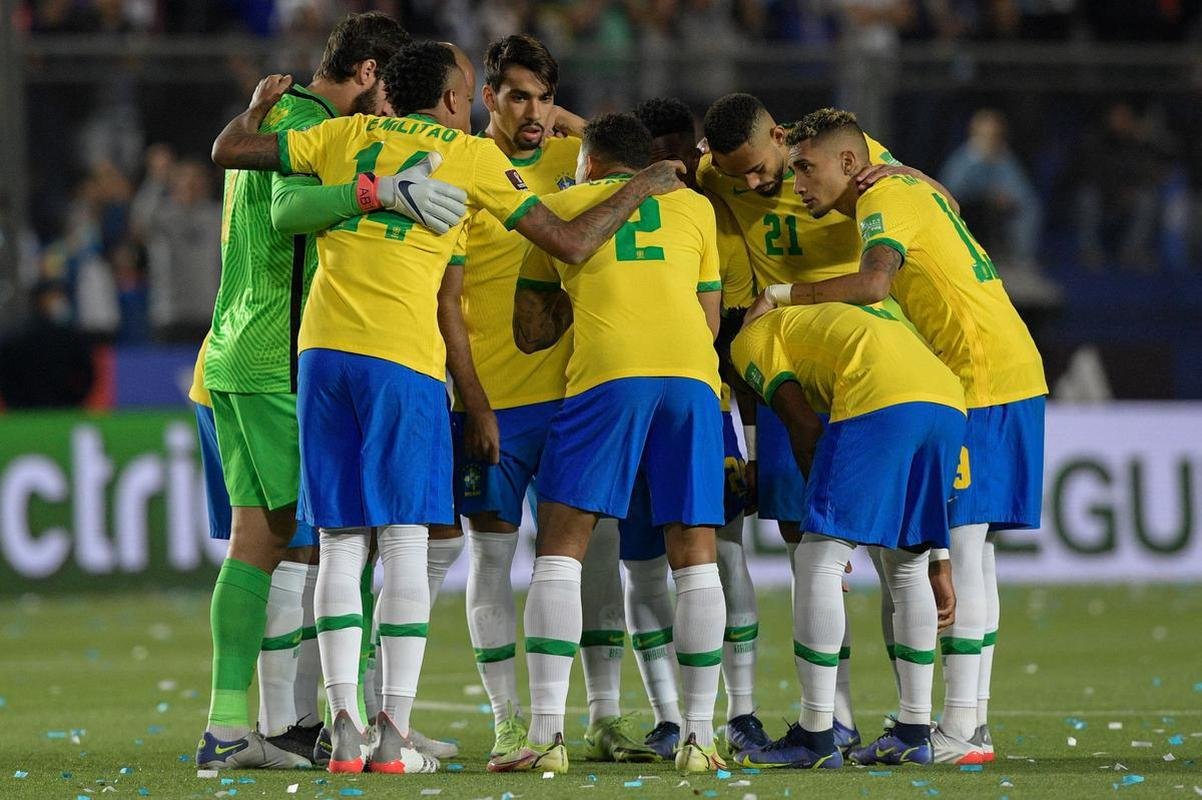 Sem Neymar, Brasil encarou a Argentina em clssico agitado pelas Eliminatrias