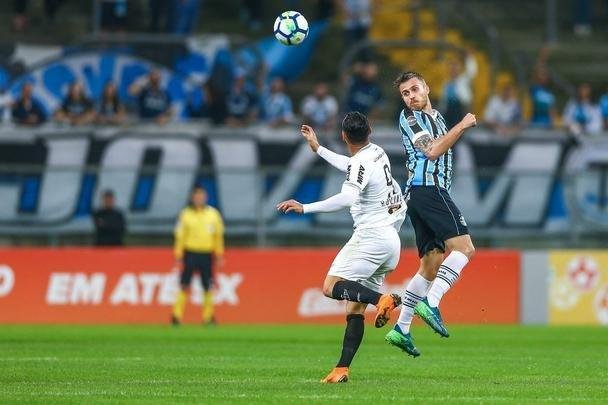 Grêmio jogou melhor e conseguiu vitória por 2 a 0 sobre o Atlético na Arena, em Porto Alegre, pela 13ª rodada do Campeonato Brasileiro