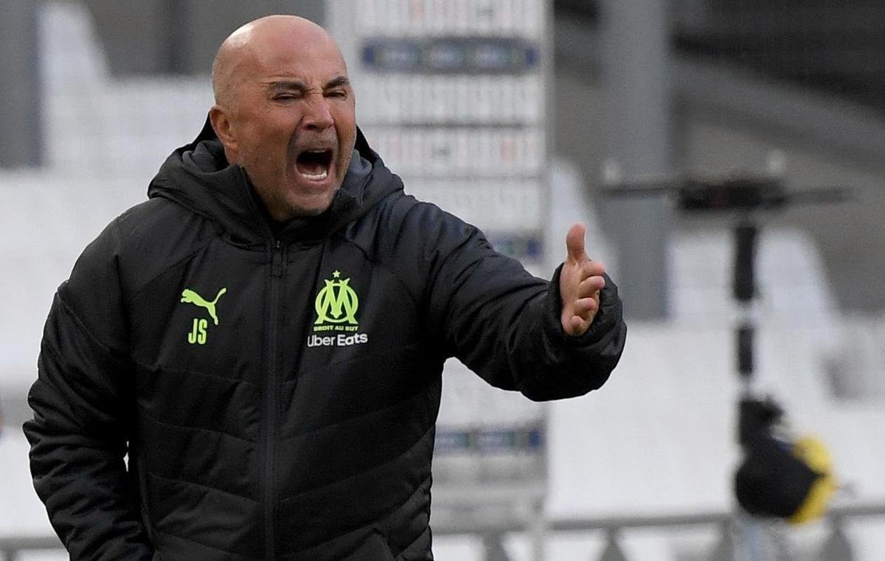 Festa e gritaria de Jorge Sampaoli em vitria do Olympique de Marselha sobre o Brest, neste sbado, pelo Francs: 3 a 1. Este foi o segundo triunfo seguido do clube sob o comando do argentino