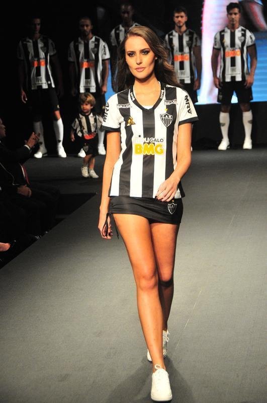 Nova coleo de uniformes do Atltico produzida pela fornecedora francesa Le Coq