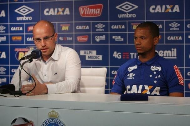 Lateral Edimar  apresentado na Toca da Raposa II